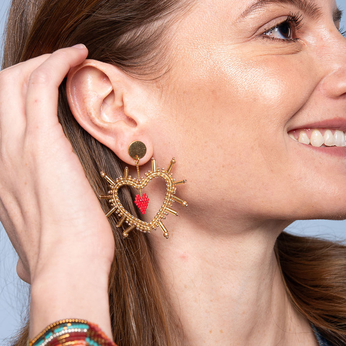 Aretes Sacred Heart Dorado y Rojo