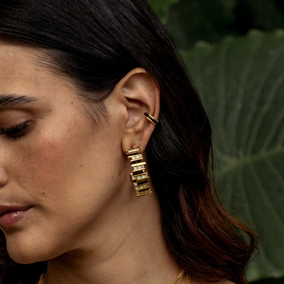 Aretes Cuff chapados en oro con Miyuki