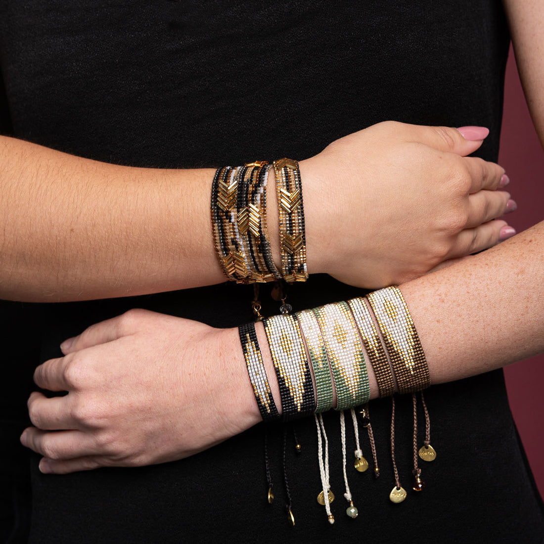Brazalete Medium Chevron Negro