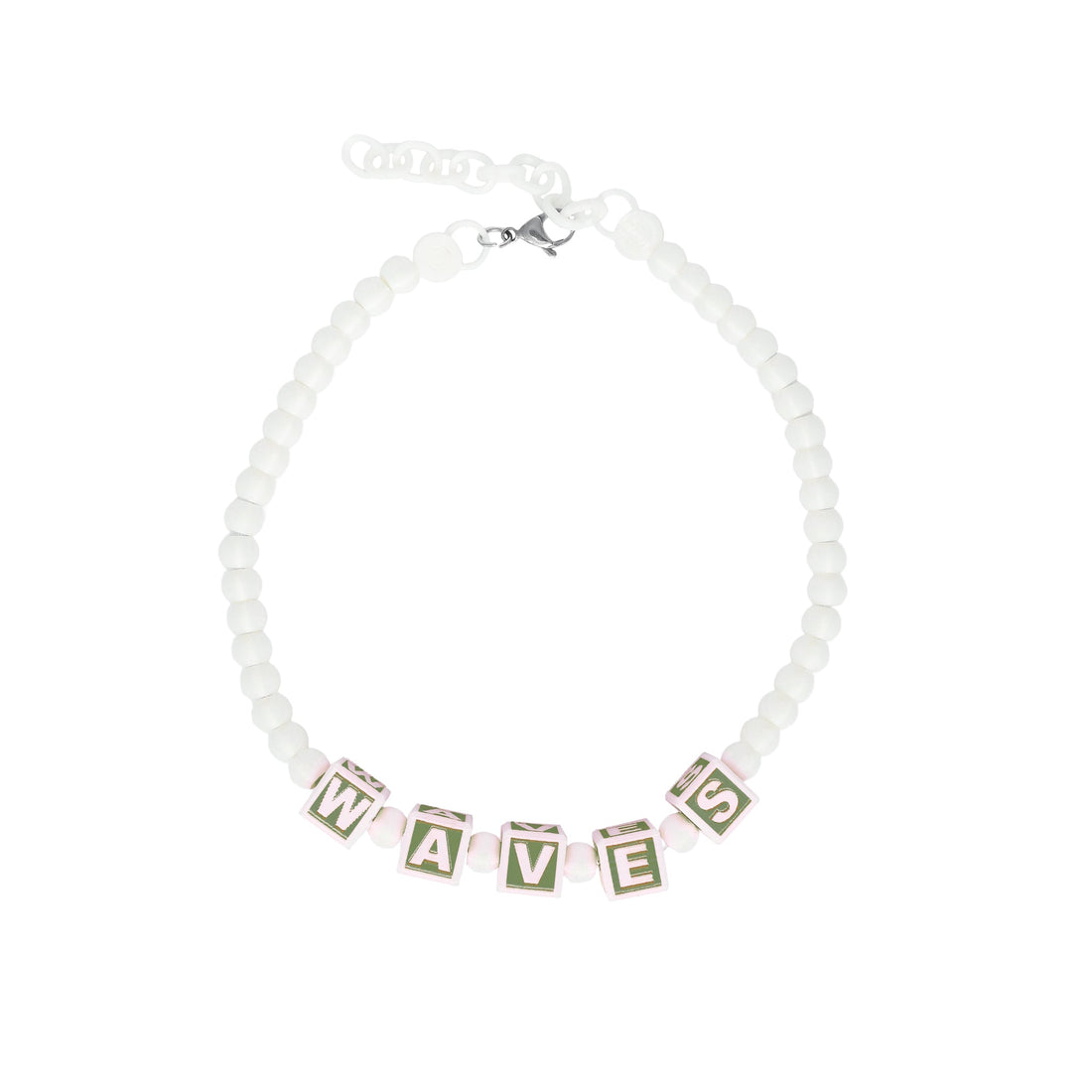 COLLAR CON CUBOS DE LETRAS