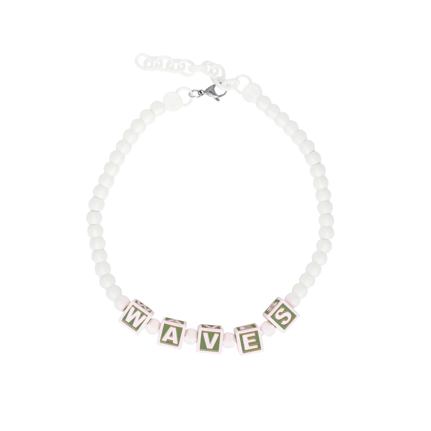 COLLAR CON CUBOS DE LETRAS