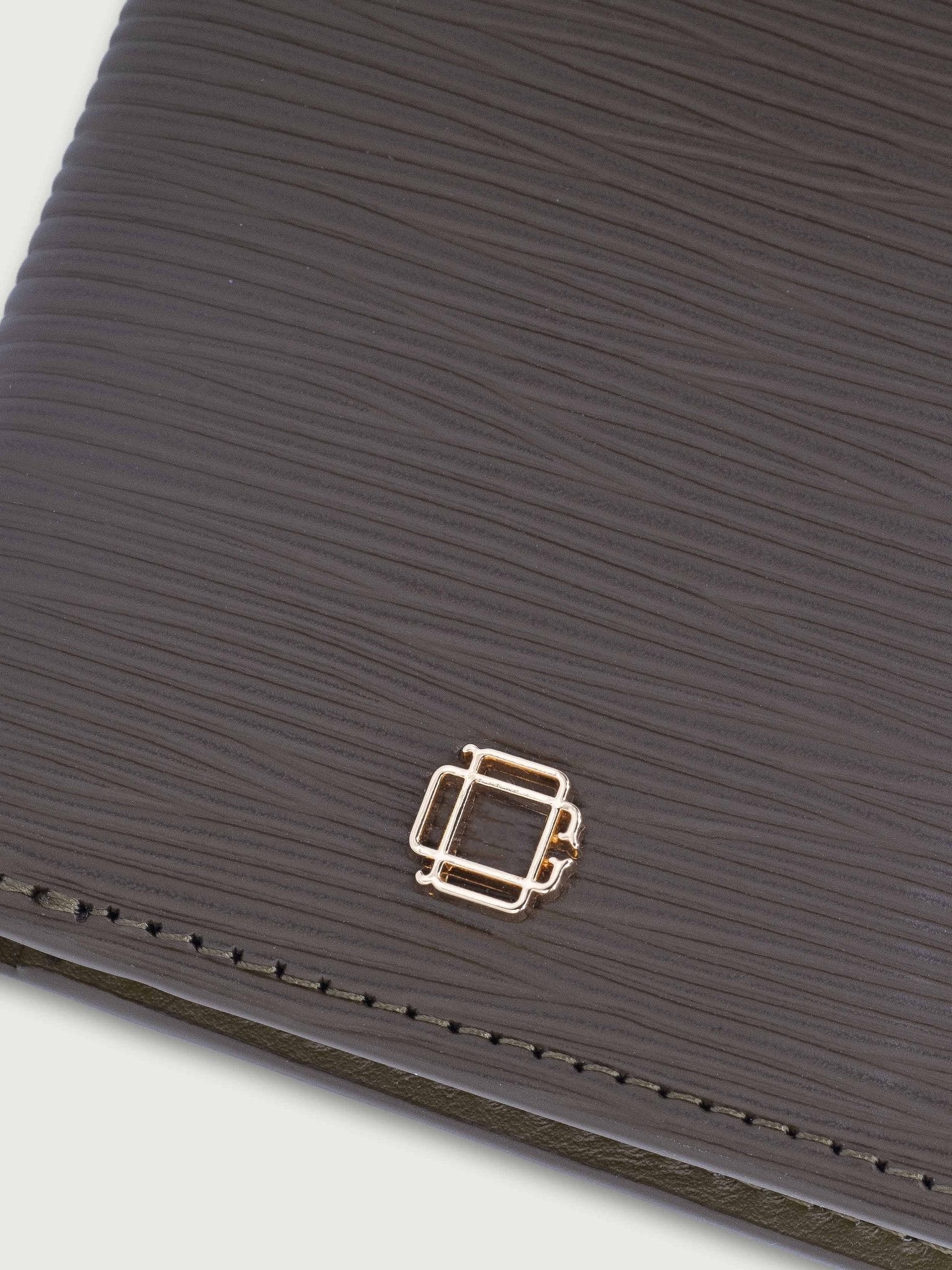CARTERA VERTICAL DE CUERO OLIVO UNISEX