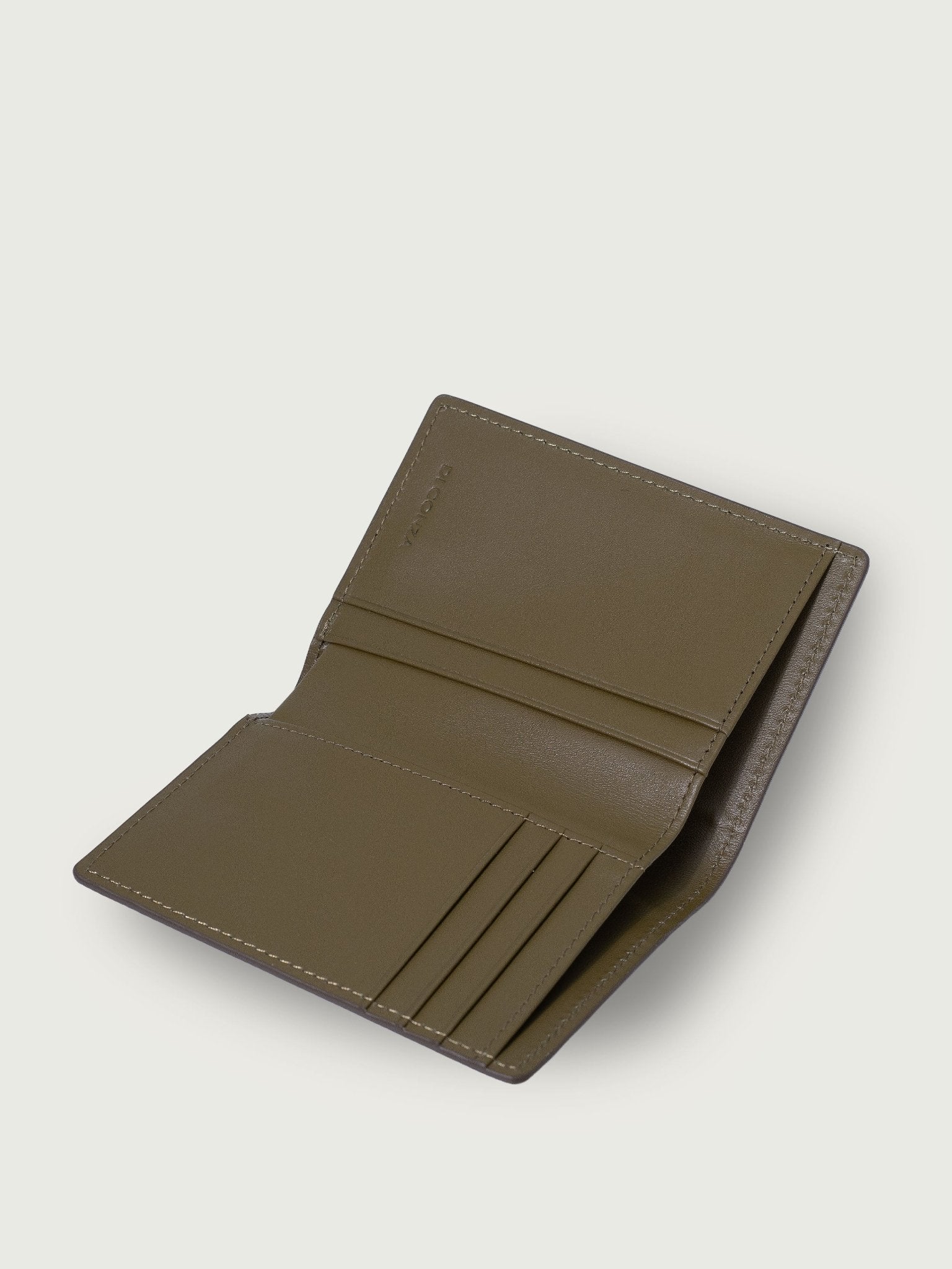 CARTERA VERTICAL DE CUERO OLIVO UNISEX