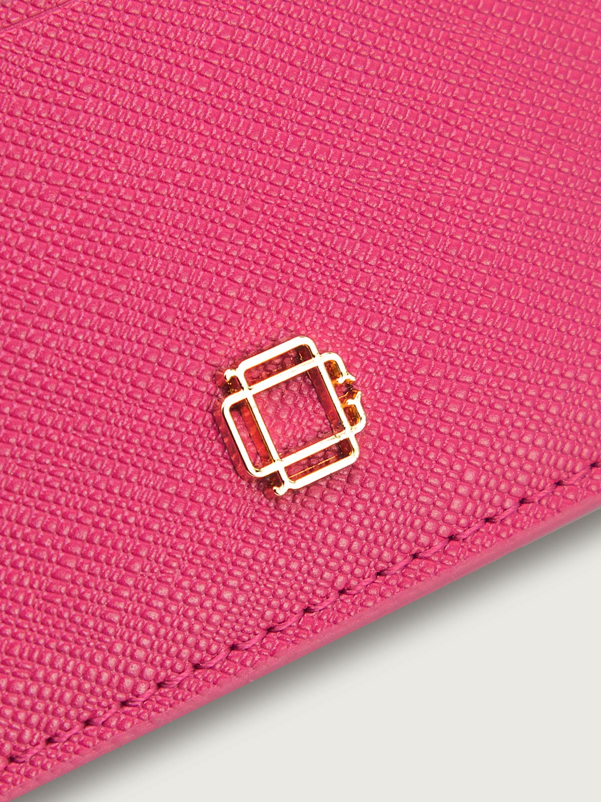TARJETERO COMPACTO CUERO SAFFIANO FUCSIA