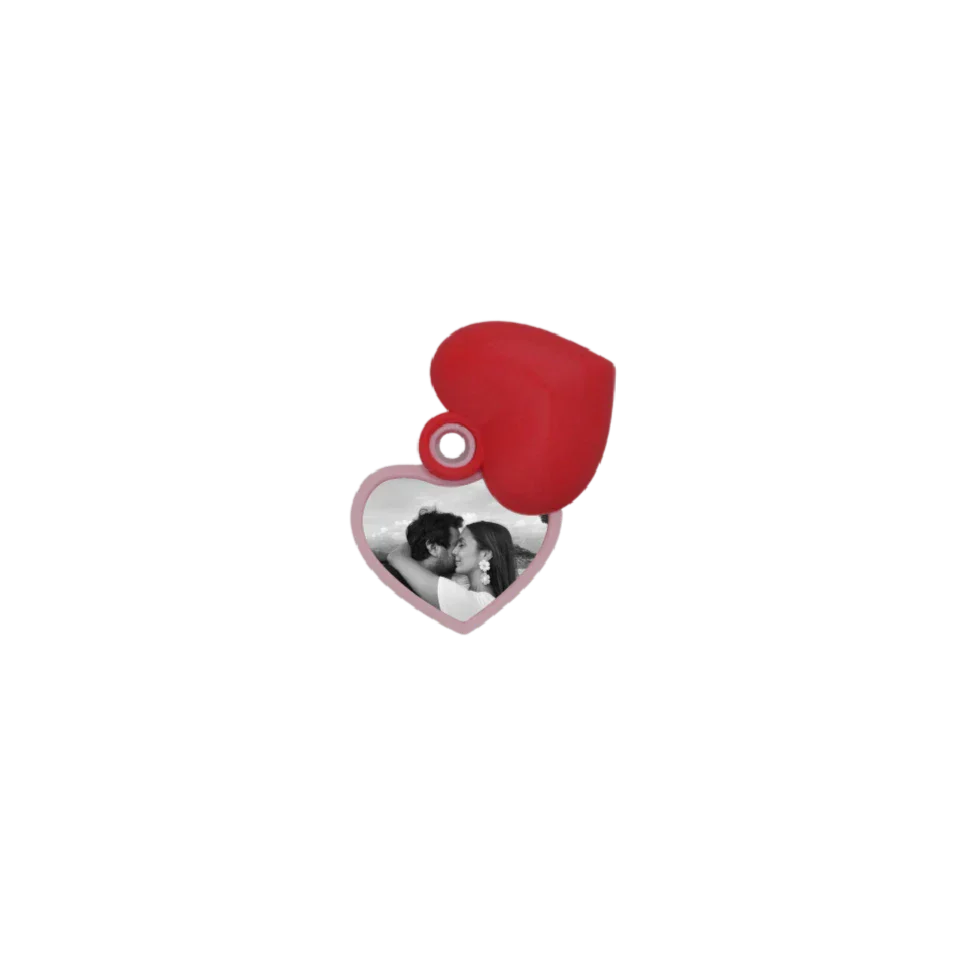 DIJE DE RELICARIO EN FORMA DE CORAZÓN