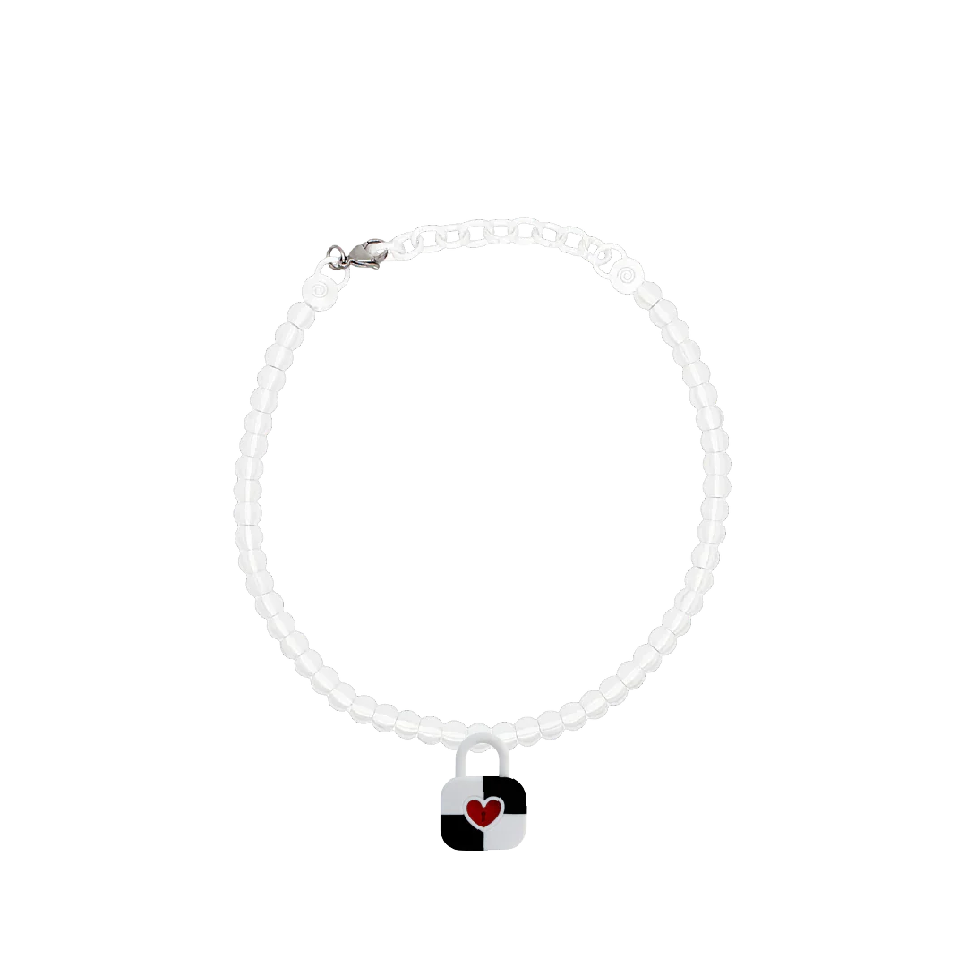 COLLAR DE PERLAS CON DIJE DE CANDADO